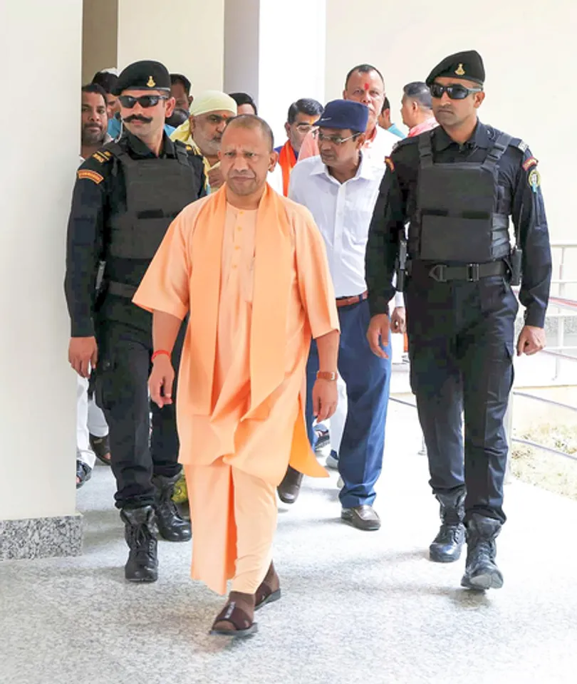 Gorakhpur: CM Yogi Inspects Venue Ahead of President Murmu’s Visit