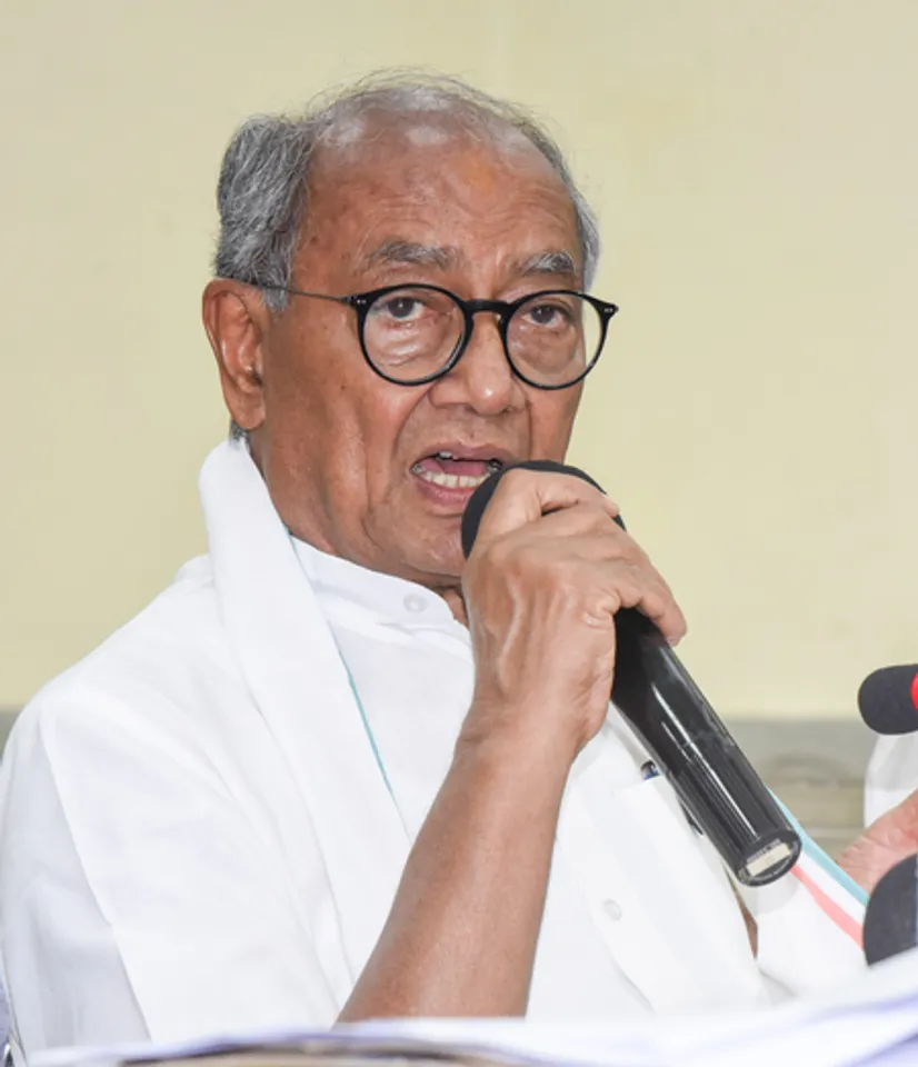 Congress leader Digvijay Singh addresses press in Patna