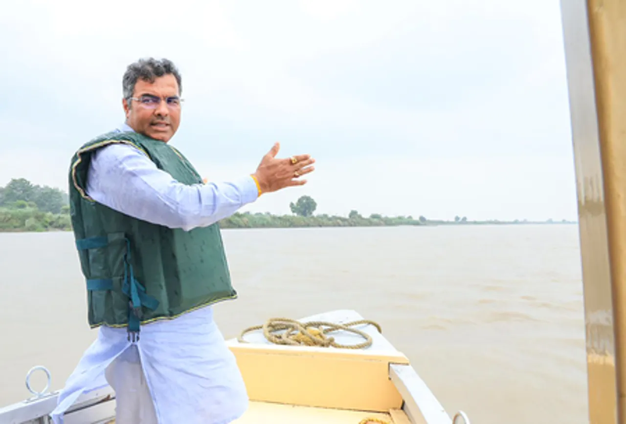 Parvesh Verma Collects Yamuna Water Samples at Palla for Quality Check