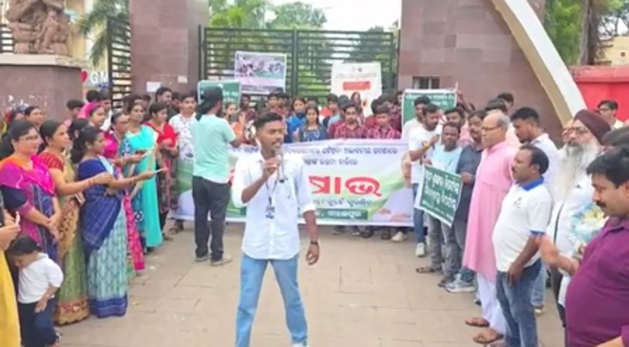 ओडिशा : यौन उत्पीड़न की शिकार छात्रा की मौत के बाद राज्य में आक्रोश