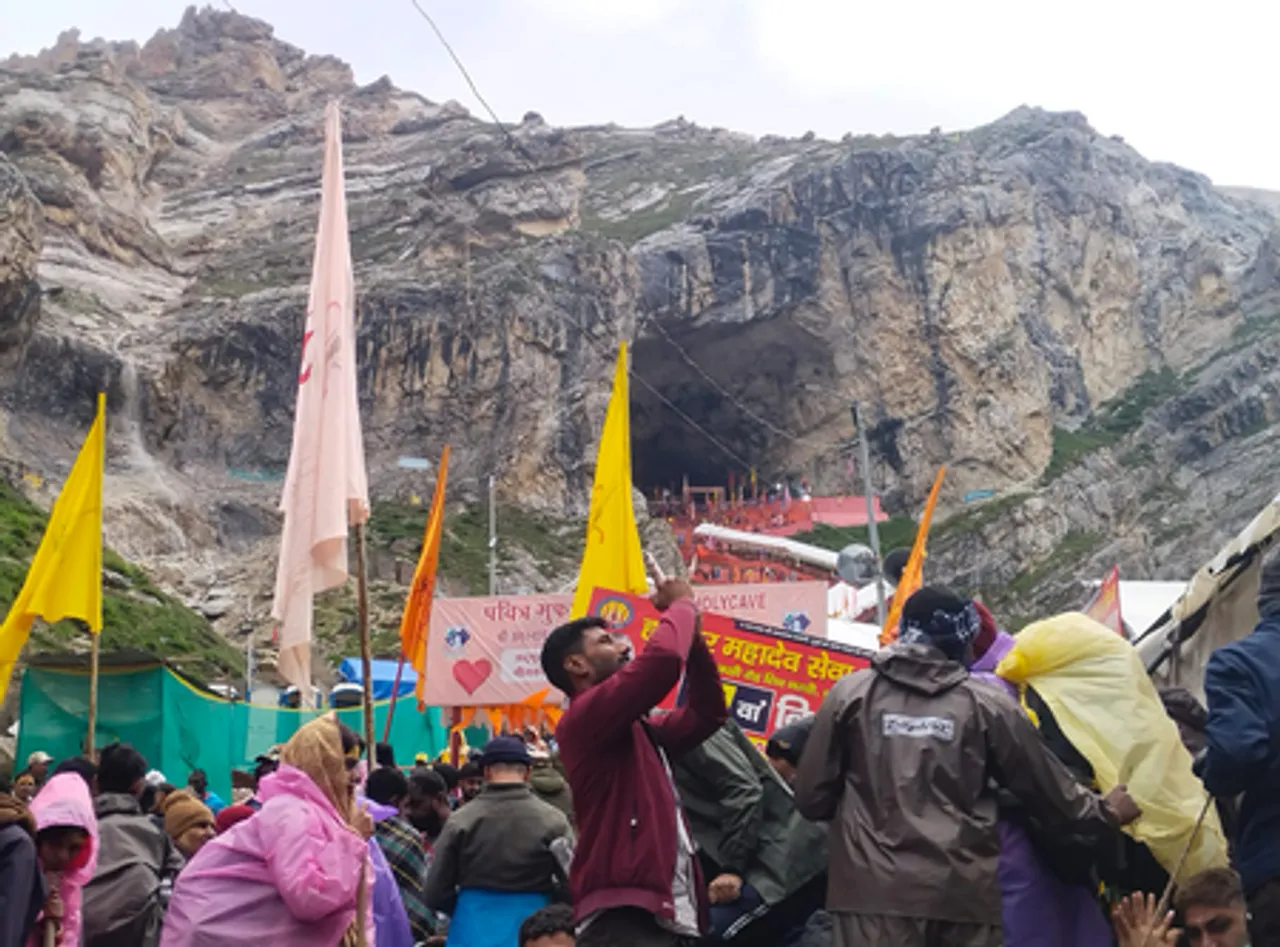 Pahalgam: Pilgrims en route to the holy cave shrine of Amarnath during the annual pilgrimage