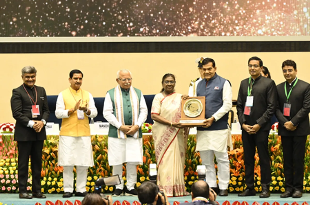 स्वच्छता सर्वेक्षण 2025: नोएडा देश का सबसे स्वच्छ शहर घोषित, मिला 'गोल्डन सिटी अवॉर्ड'