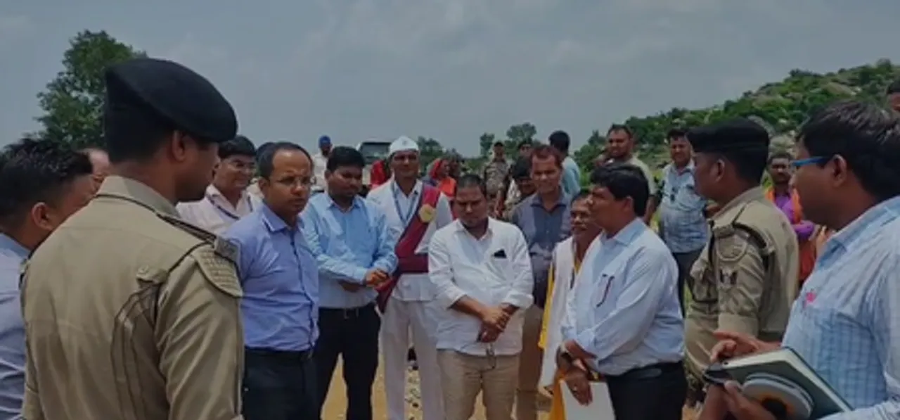 बिहार: नवादा के डीएम ने की बाढ़ से क्षतिग्रस्त पुल और सड़क की जांच, 24 घंटे में डायवर्सन का निर्देश