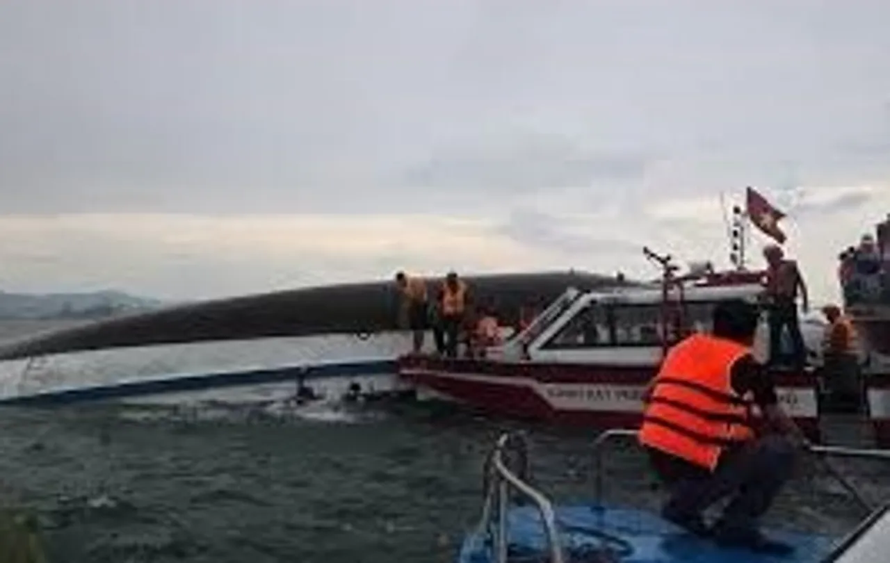 Death toll rises to 37 after cruise ship capsizes in Vietnam’s Ha Long Bay