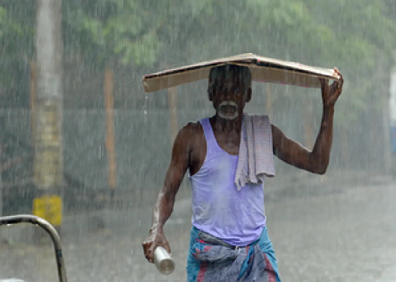 Heavy rain lashes Western Ghats in TN; Orange alert issued for Nilgiris, Coimbatore