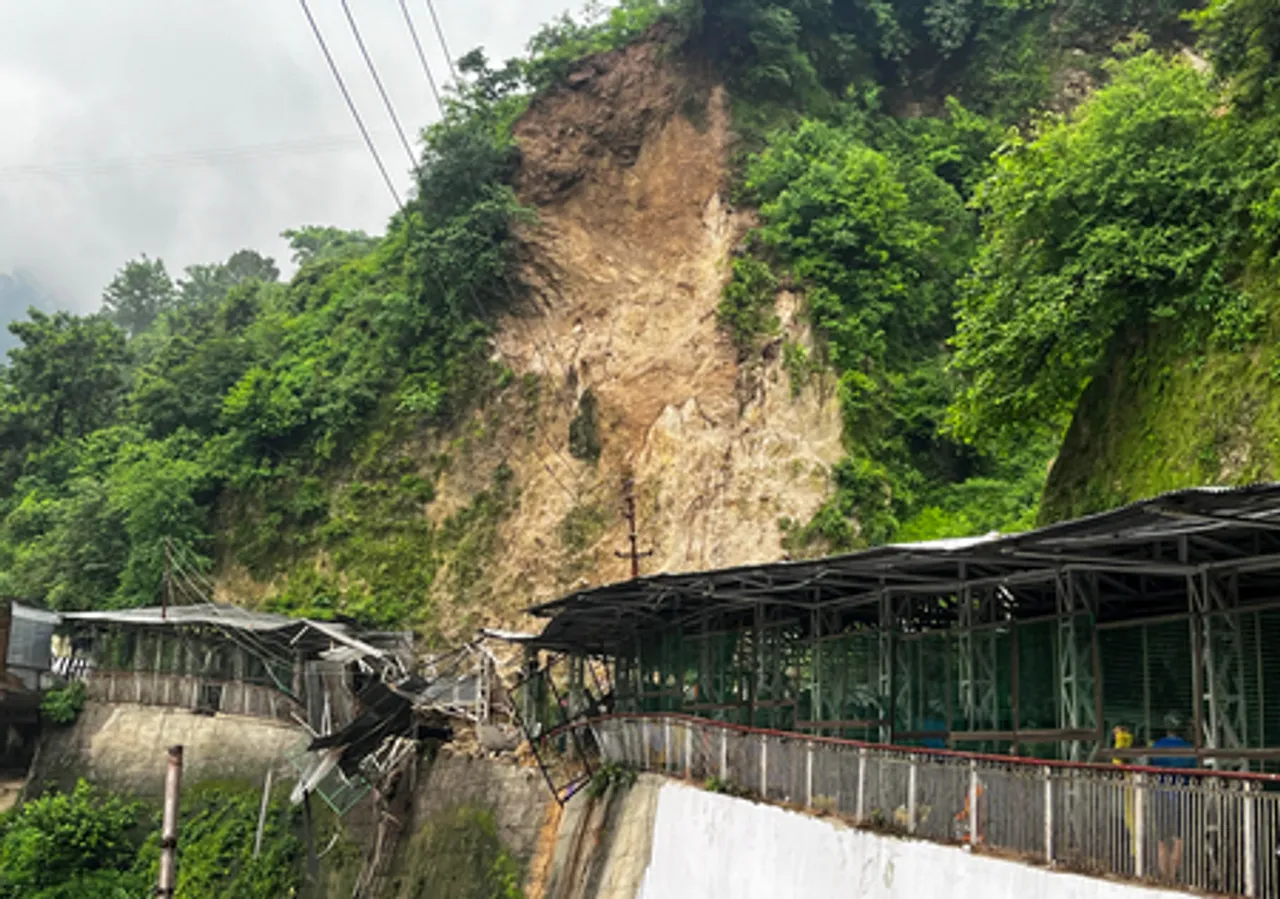 Katra: Landslide Hits Old Track to Vaishno Devi Shrine