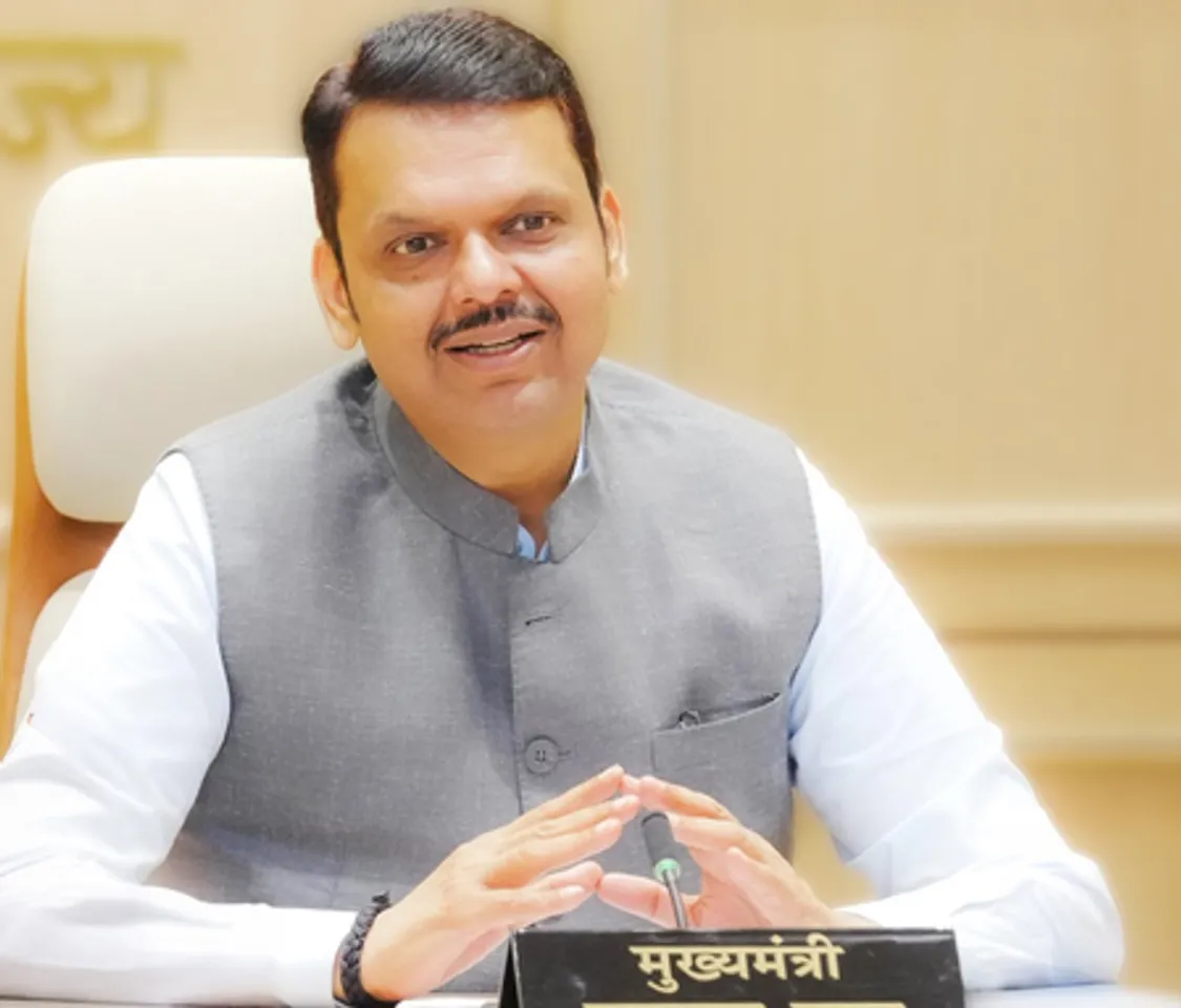 देवेंद्र फडणवीस का महाराष्ट्र मॉडल हिंदुत्व और विकास, सियासी जीवन में भरी उड़ान