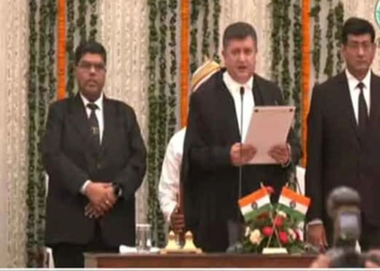 झारखंड हाईकोर्ट के 17वें चीफ जस्टिस बने तरलोक सिंह चौहान, राज्यपाल ने दिलाई शपथ