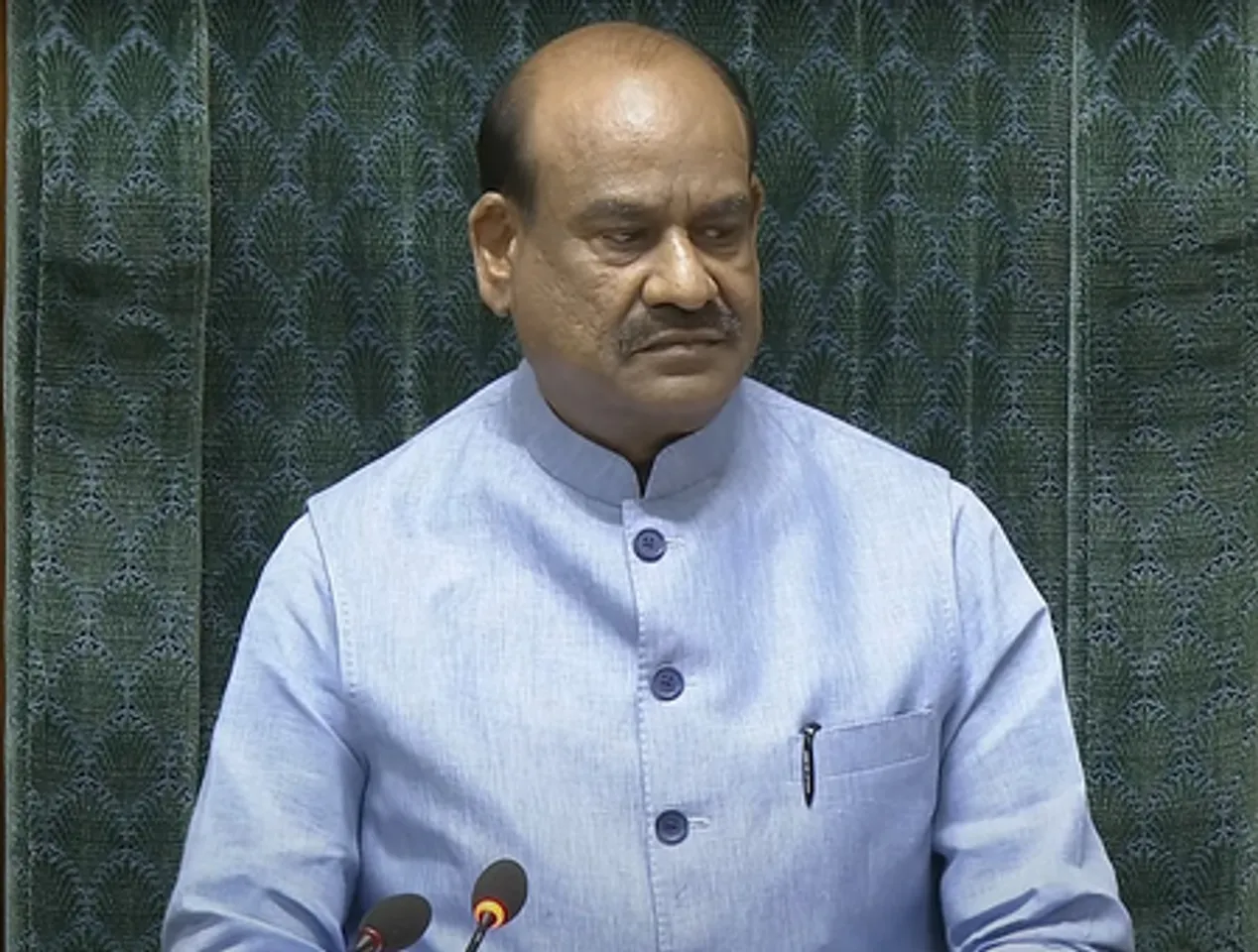 तख्तियां लाना, मेज थपथपाना आपकी पार्टी के संस्कार नहीं : लोकसभा में हंगामे पर ओम बिरला का वेणुगोपाल से सवाल