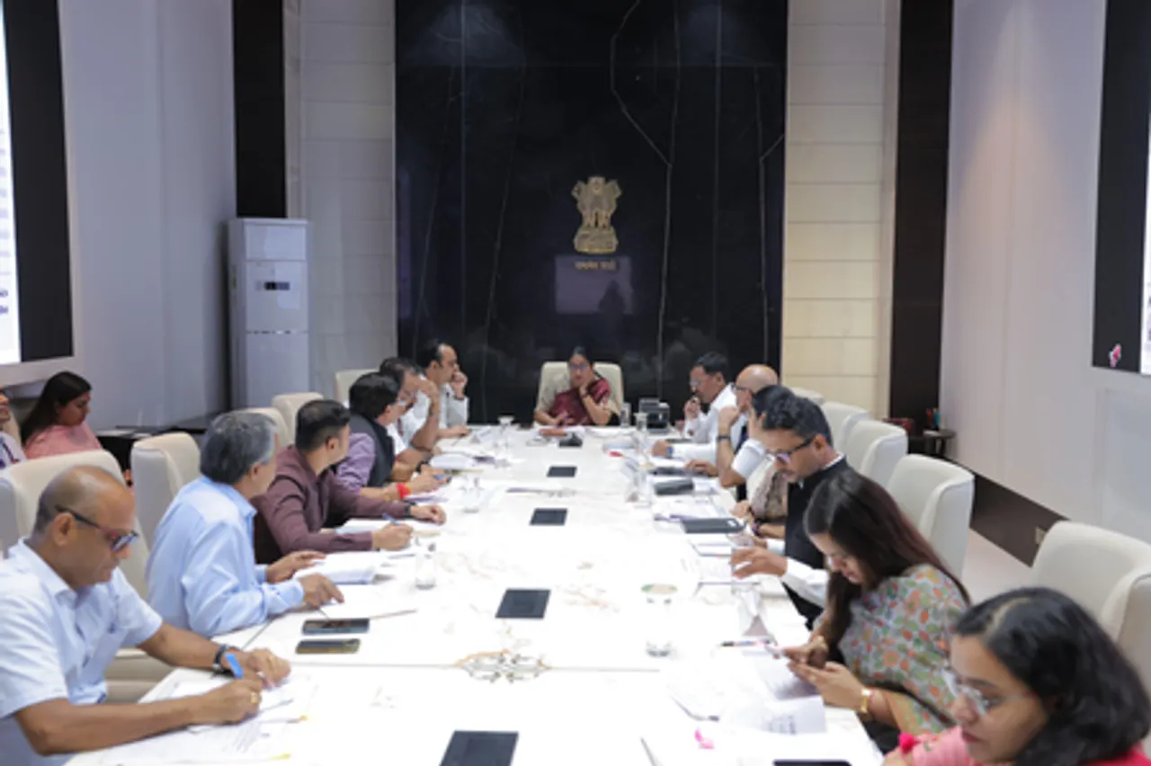 दिल्ली सरकार अस्पतालों की बढ़ाएगी बिस्तर क्षमता, जल्द शुरू की जाएगी विशेष स्वास्थ्य सेवाएं: रेखा गुप्ता