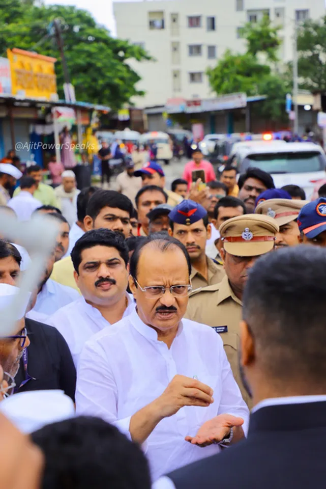 "मेरे खिलाफ भी दर्ज करें केस": हिंजेवाड़ी दौरे में उपमुख्यमंत्री अजित पवार का सख्त संदेश