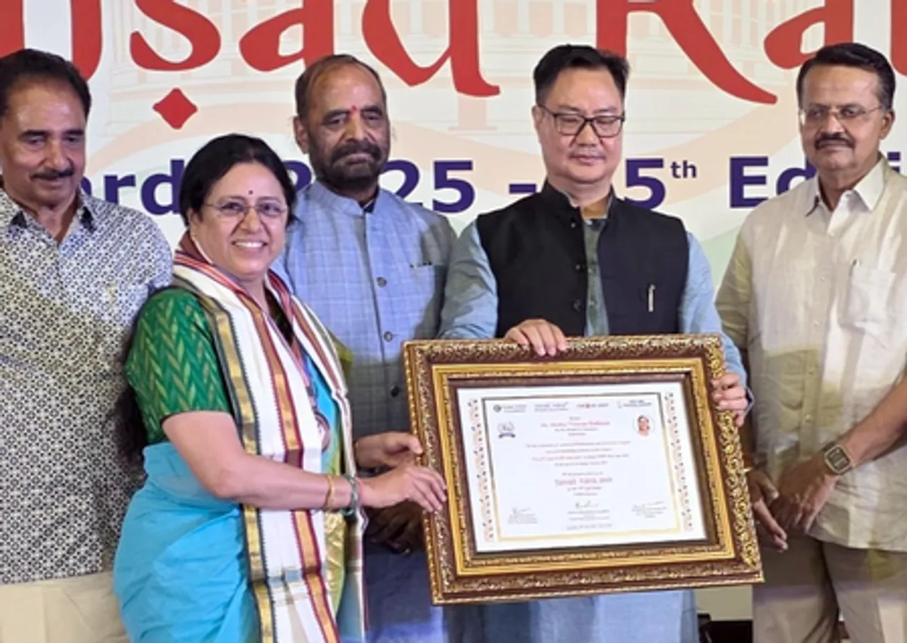 डॉ. मेधा कुलकर्णी को मिला 'संसद रत्न पुरस्कार'