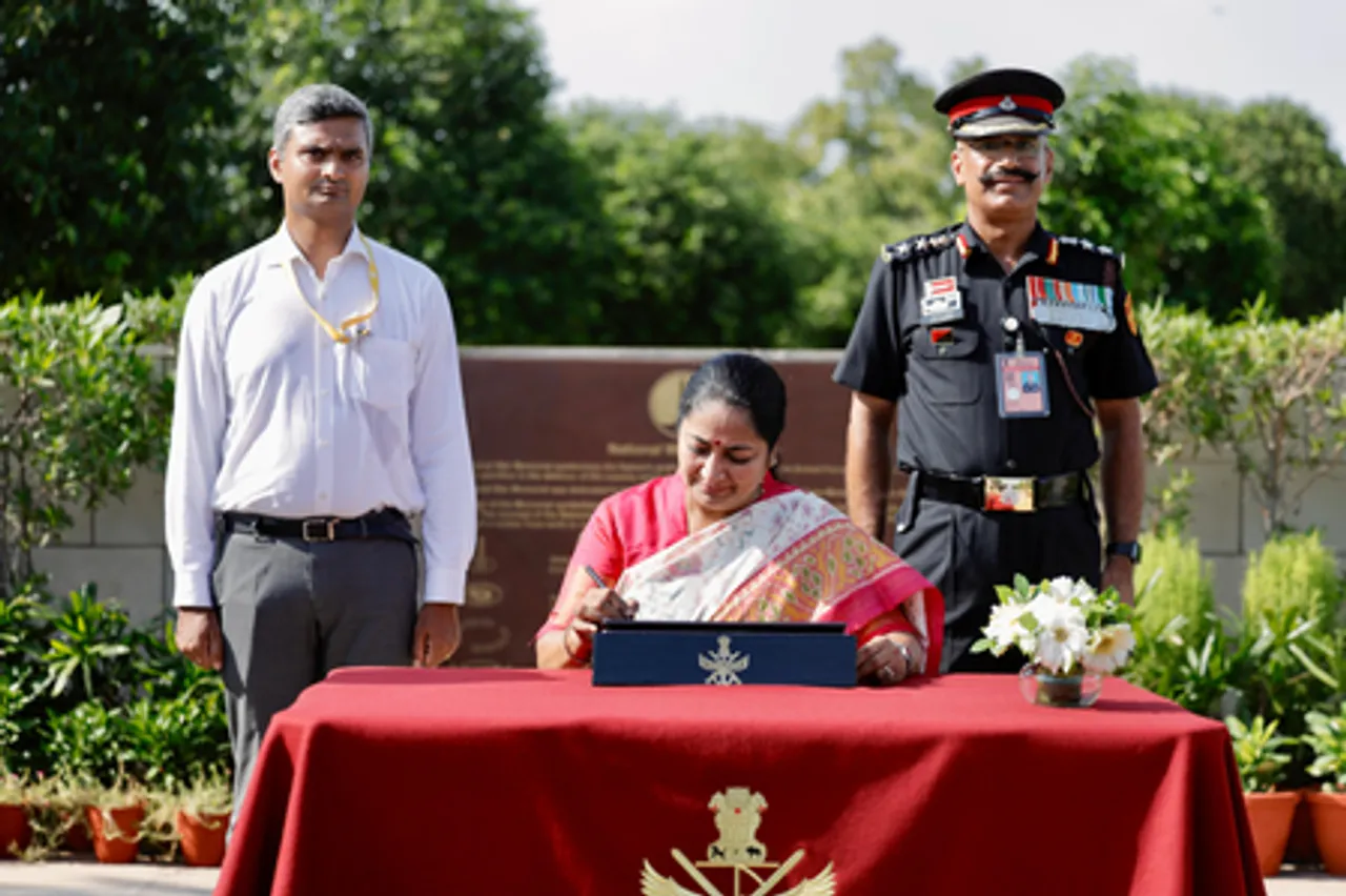 कारगिल विजय दिवस: सीएम रेखा गुप्ता ने वीर शहीदों को दी श्रद्धांजलि, 'देश की रक्षा में बलिदान देने वाले हमारे सच्चे नायक हैं'
