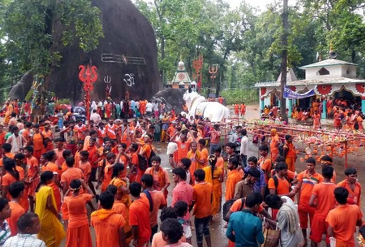 सावन विशेष : छोटे टीले से 80 फीट तक... हर साल बढ़ता है महादेव का ये अर्धनारीश्वर शिवलिंग, दिखती हैं जल तरंगे