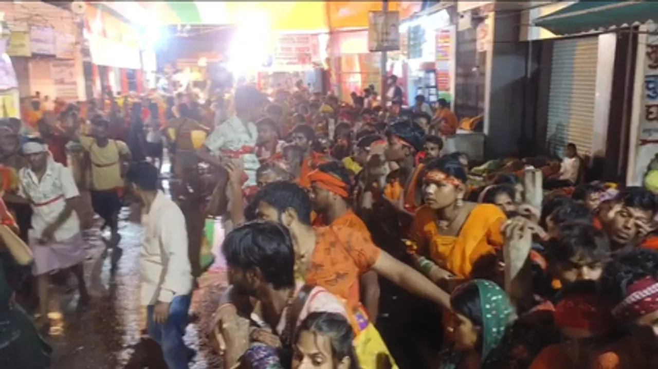 श्रावण महीने की तीसरी सोमवारी को शिवालयों में आस्था का अभिषेक