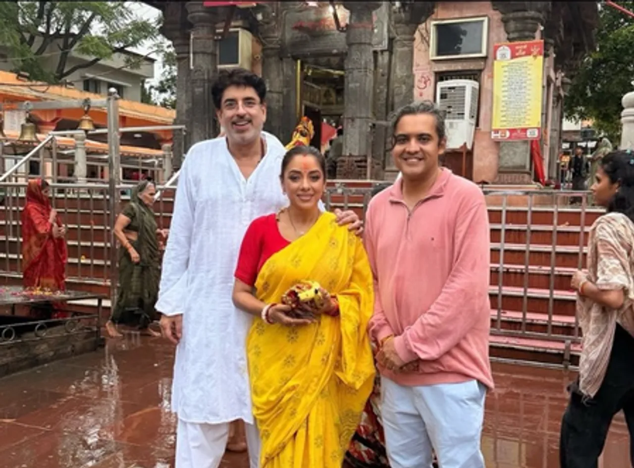 शिव भक्ति में डूबीं रूपाली गांगुली, पूजा-अर्चना कर नंदी के कान में कही दिल की बात  (Photo: Rupali Ganguly/Instagram)