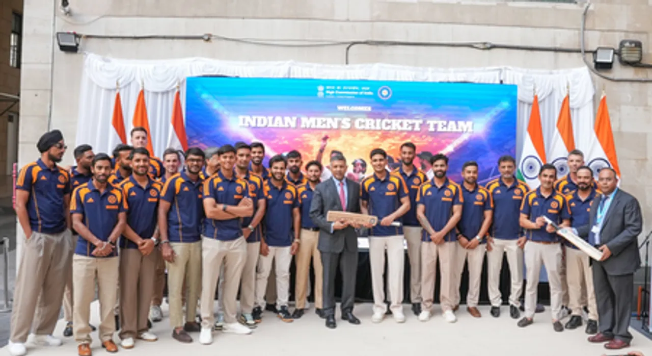 'An evening to remember': Gill & Co. present signed bat to Indian High Commissioner in London