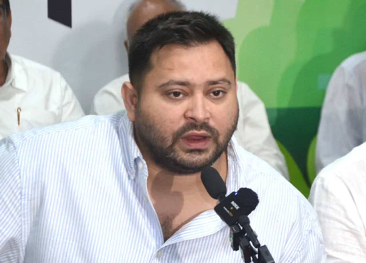Patna: Tejashwi Yadav Addresses press conference
