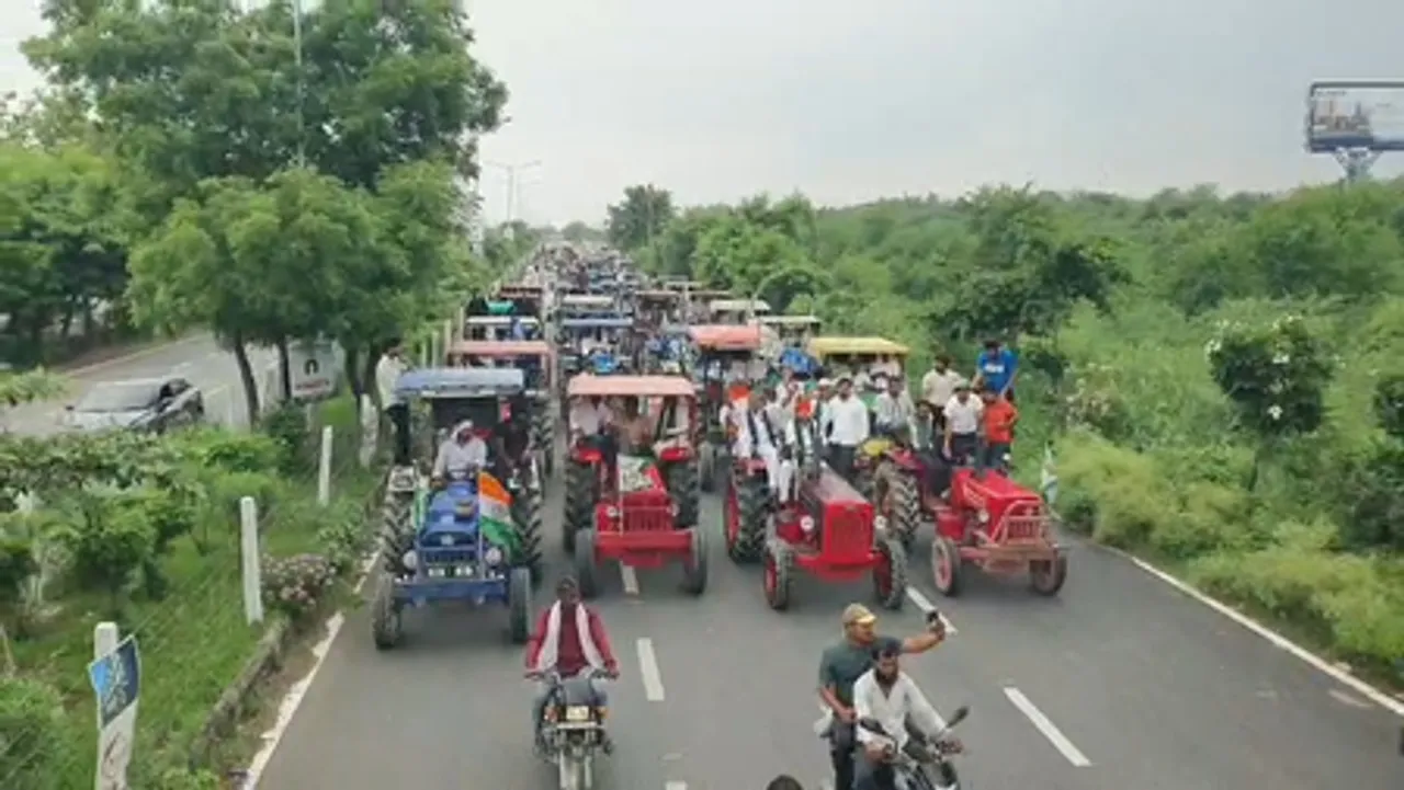 ग्रेटर नोएडा : महापंचायत के लिए भारी संख्या में जुटे किसान, ट्रैफिक डायवर्जन लागू