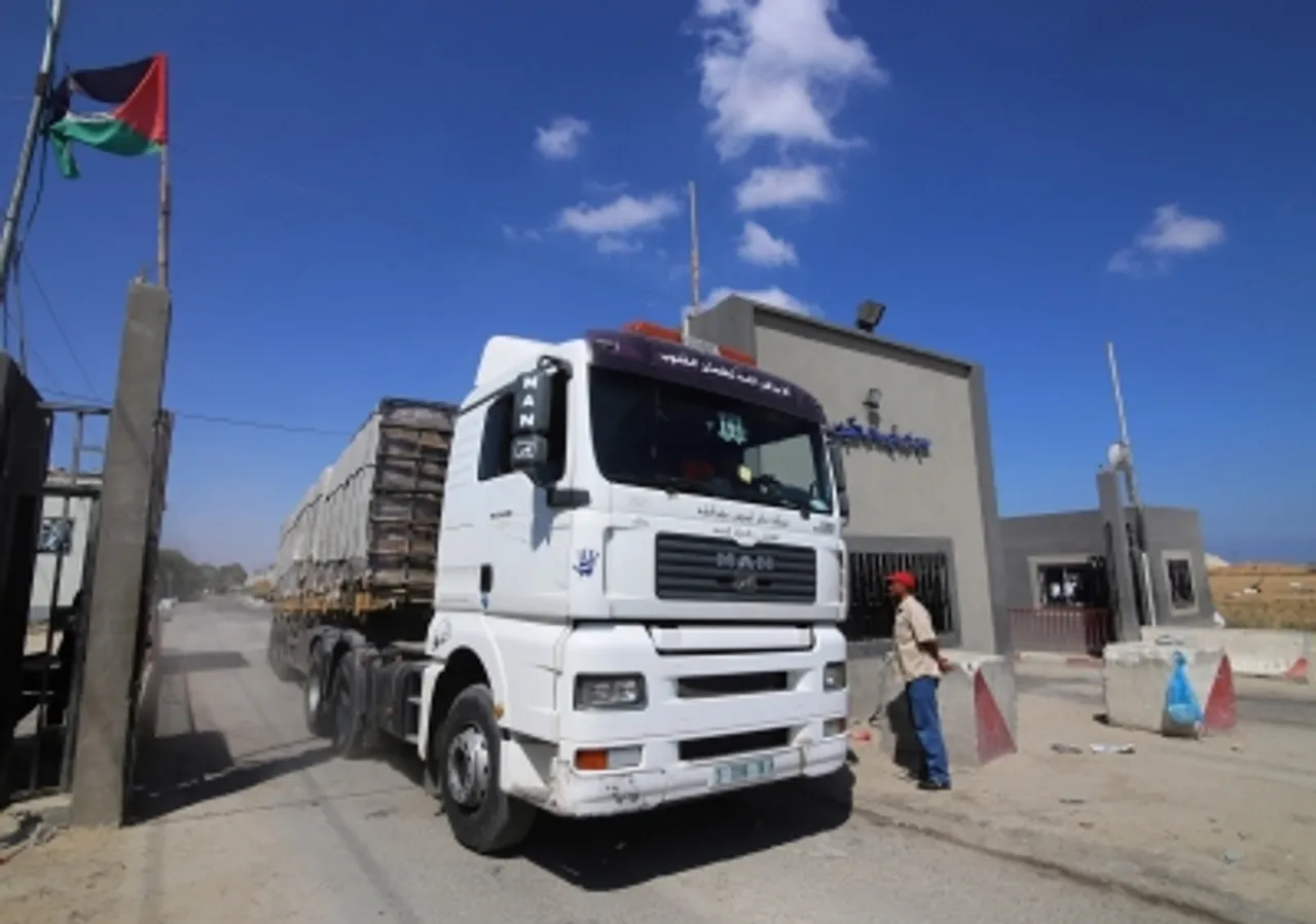 Aid distribution in Gaza hampered despite checkpoint deliveries