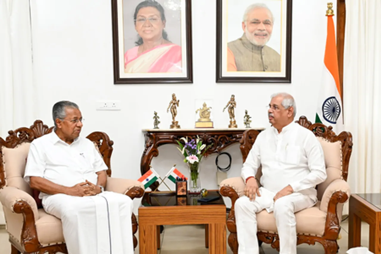 Kerala Governor, CM  Vijayan spar again over re-appointment of VCs