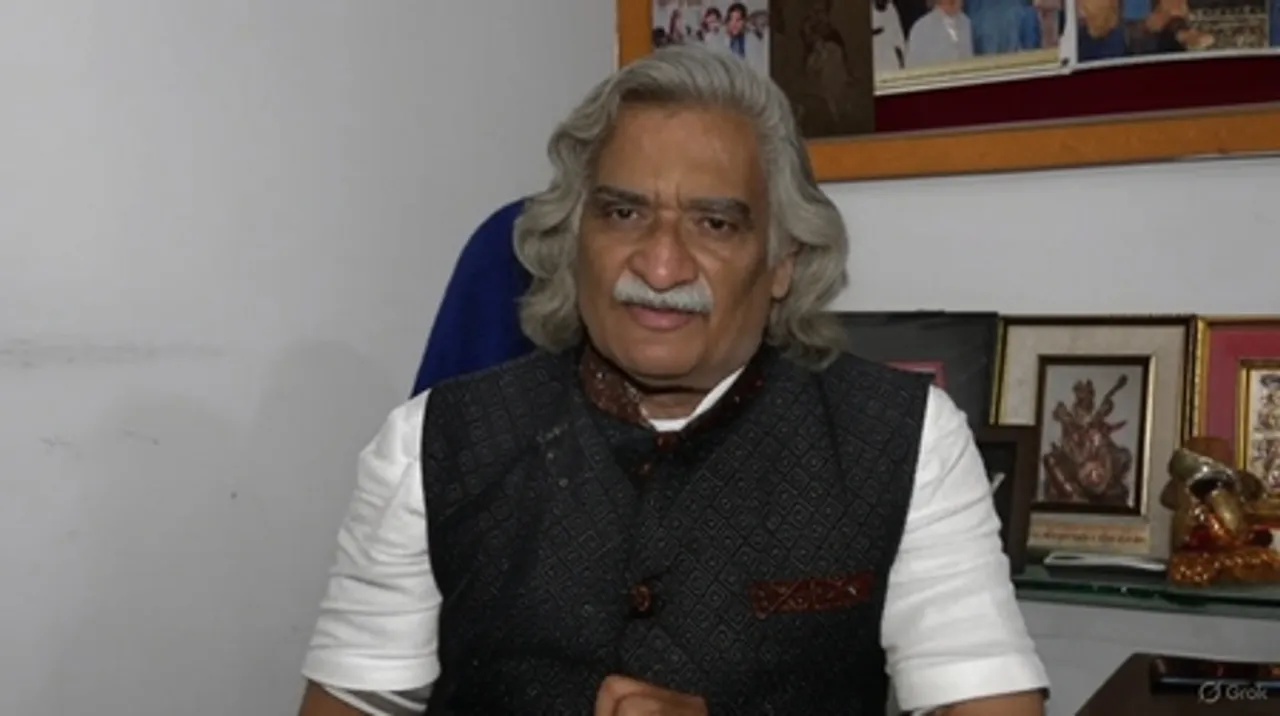 श्रावण मास के पावन अवसर पर पीएम मोदी को भेंट किया गया जीआई क्राफ्ट से निर्मित शिव प्रतीक: डॉ रजनीकांत