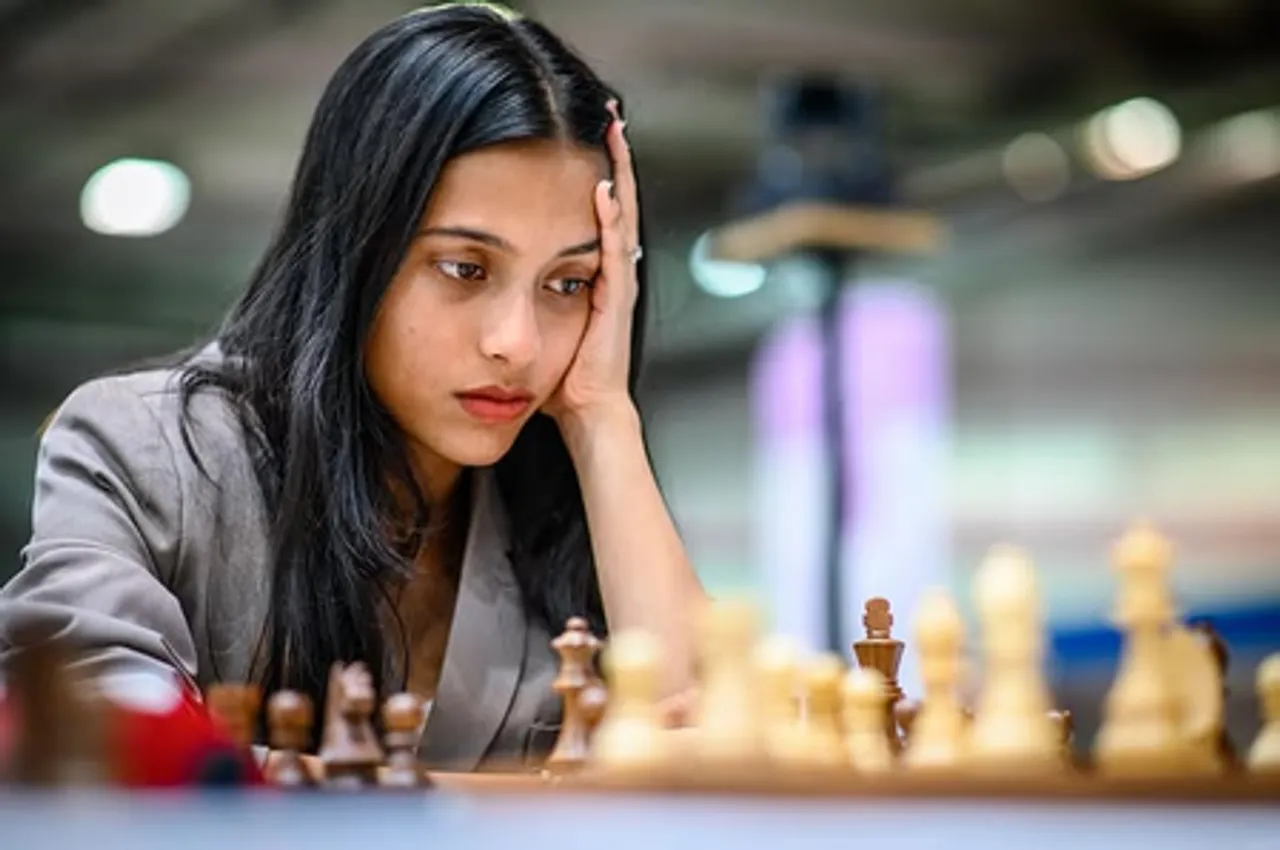 सीजेआई ने 'फिडे महिला विश्व कप 2025' की विजेता दिव्या देशमुख से मुलाकात कर दी बधाई