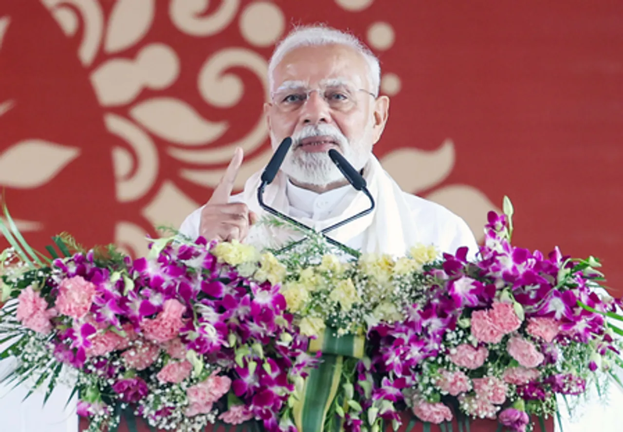 Varanasi: PM Modi inaugurates and lays foundation stone for development projects