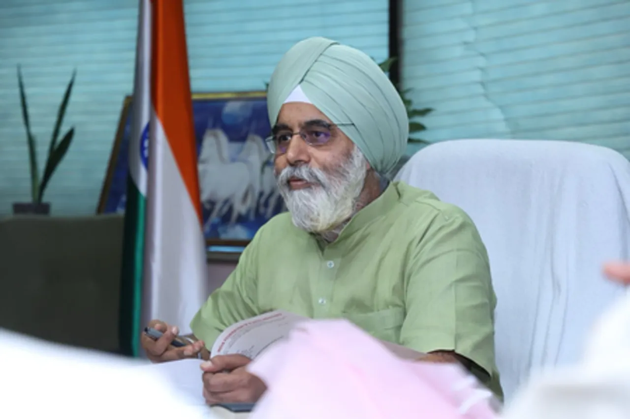 हर व्यक्ति को एक पौधा जरूर लगाना चाहिए: राजा इकबाल