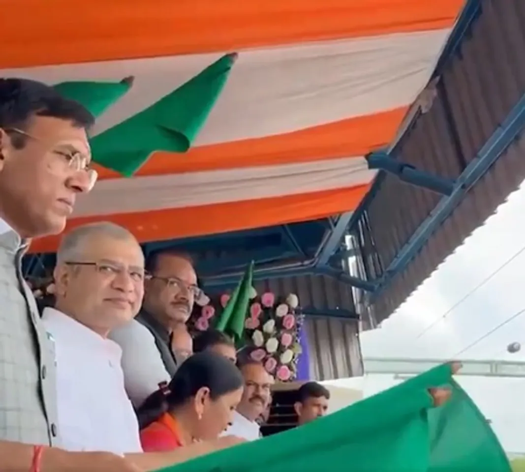 अश्विनी वैष्णव ने भावनगर-अयोध्या साप्ताहिक ट्रेन को दिखाई हरी झंडी, रामलला का दर्शन होगा आसान