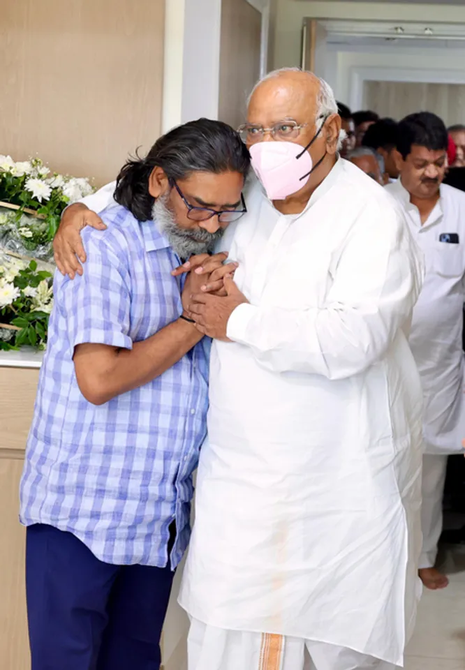 मल्लिकार्जुन खड़गे ने हेमंत सोरेन को लिखा पत्र, शिबू सोरेन के निधन पर जताया दुख