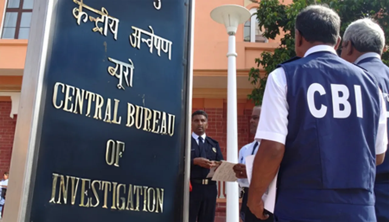 सीबीआई ने दिल्ली में एमसीडी अधिकारी को 50 हजार की रिश्वत लेते हुए रंगे हाथ पकड़ा