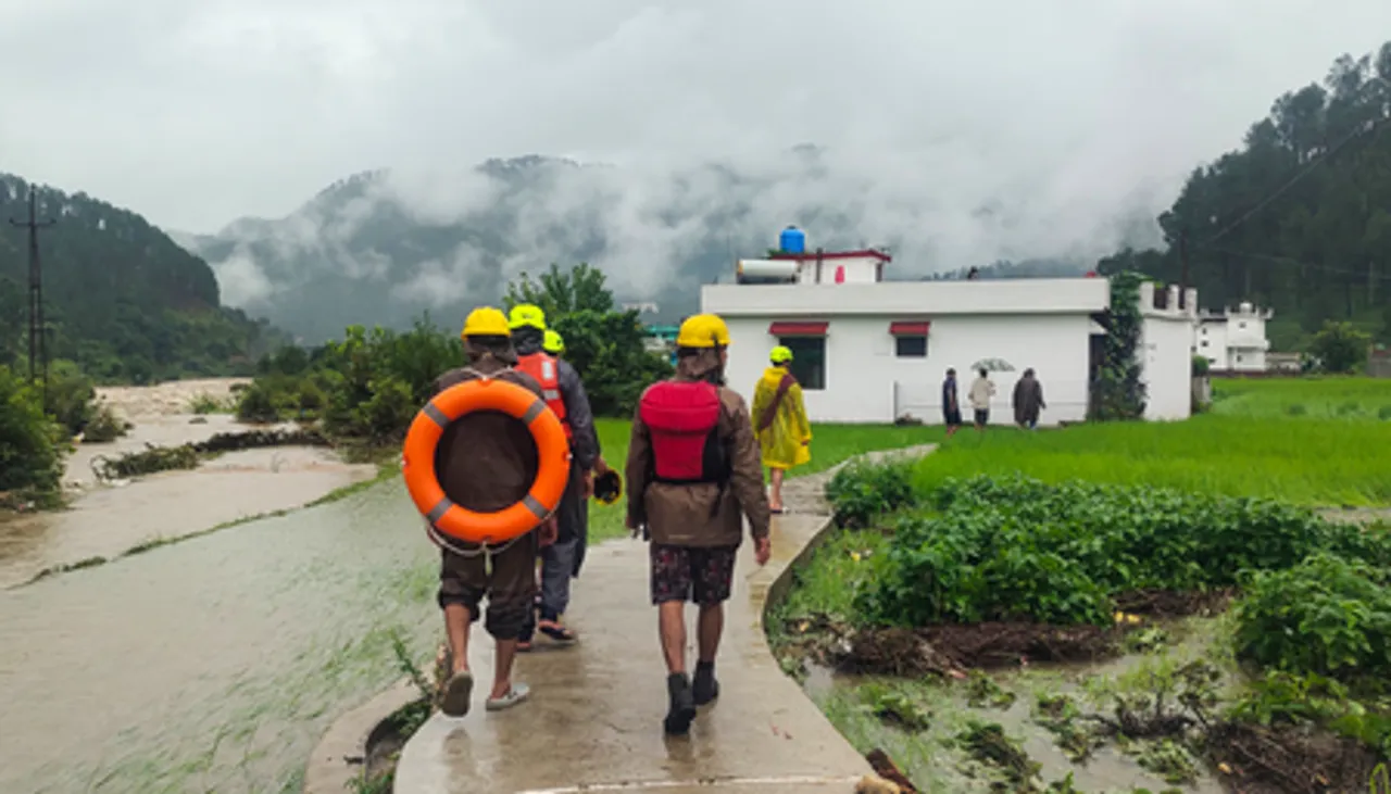 Uttarkashi: Rescue Workers Construct Temporary Bridge