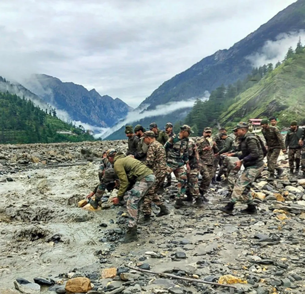 Uttarkashi: Indian Army personnel carry out rescue operations