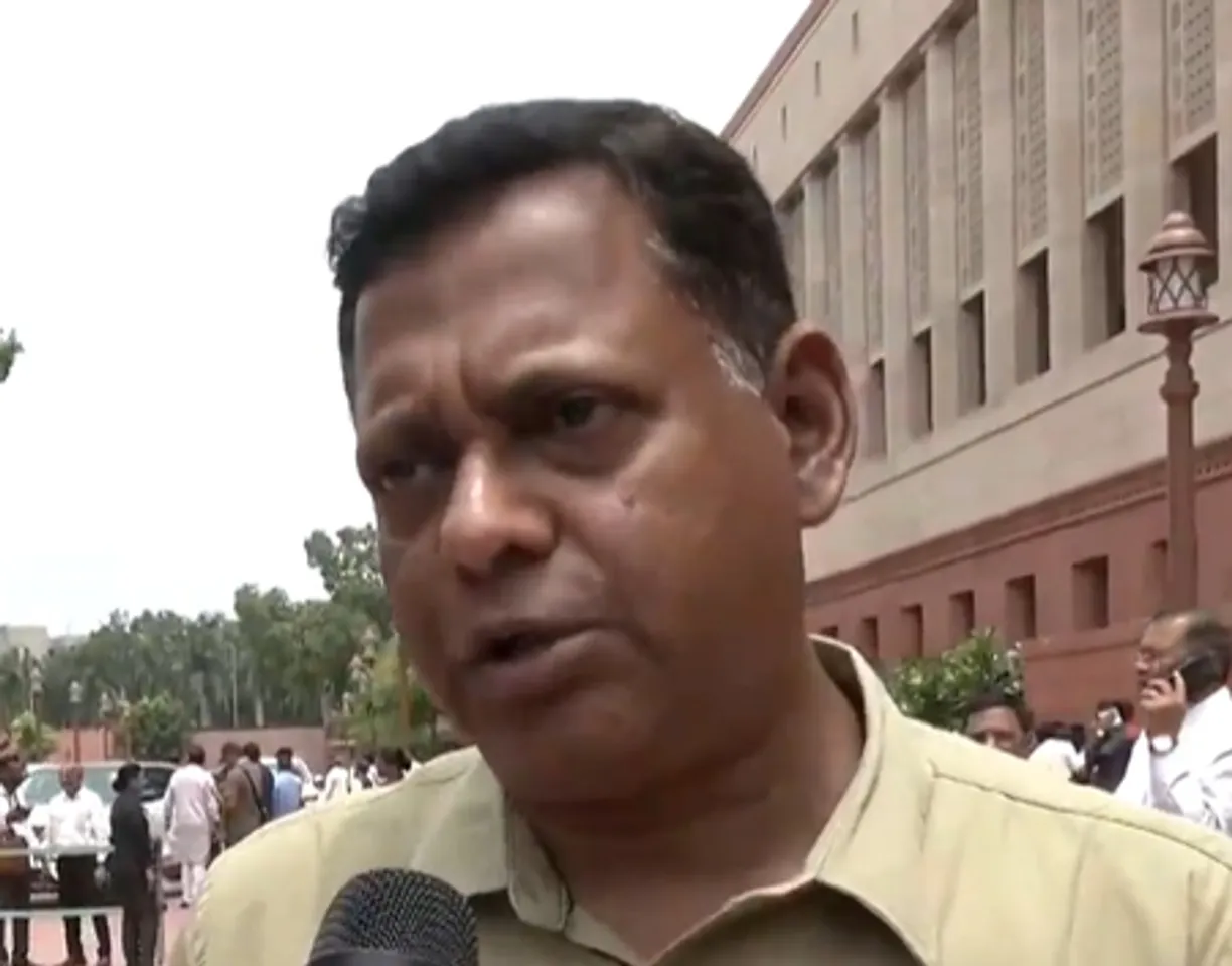 राहुल गांधी पर टिप्पणी से पहले न्यायाधीश को वास्तविक स्थिति का पता करना चाहिए था : कांग्रेस सांसद विरियाटो फर्नांडीस