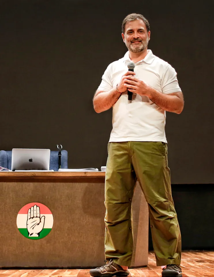 New Delhi: Rahul Gandhi addresses press conference