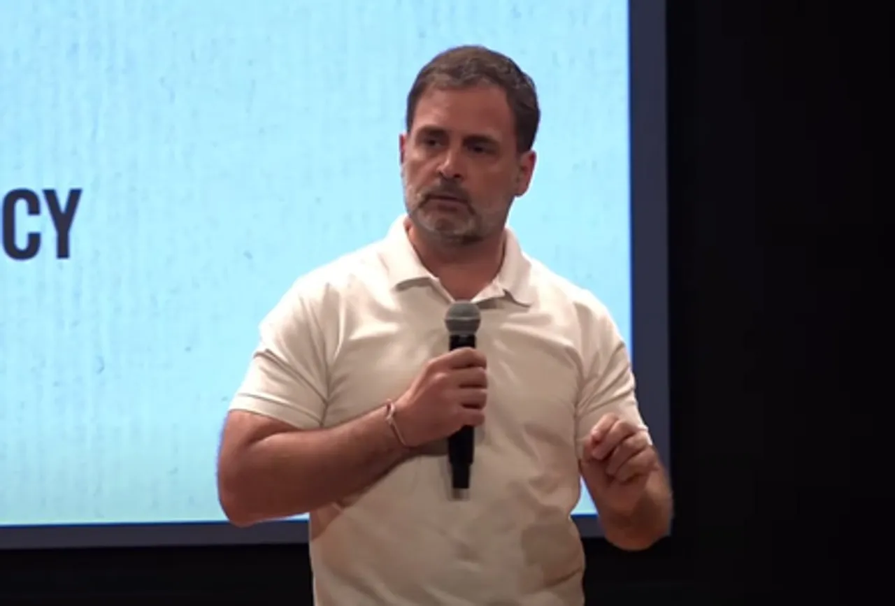 राहुल गांधी ने उठाया वोटर लिस्ट में गड़बड़ी का मुद्दा, कहा- महाराष्ट्र में 40 लाख संदिग्ध वोटर