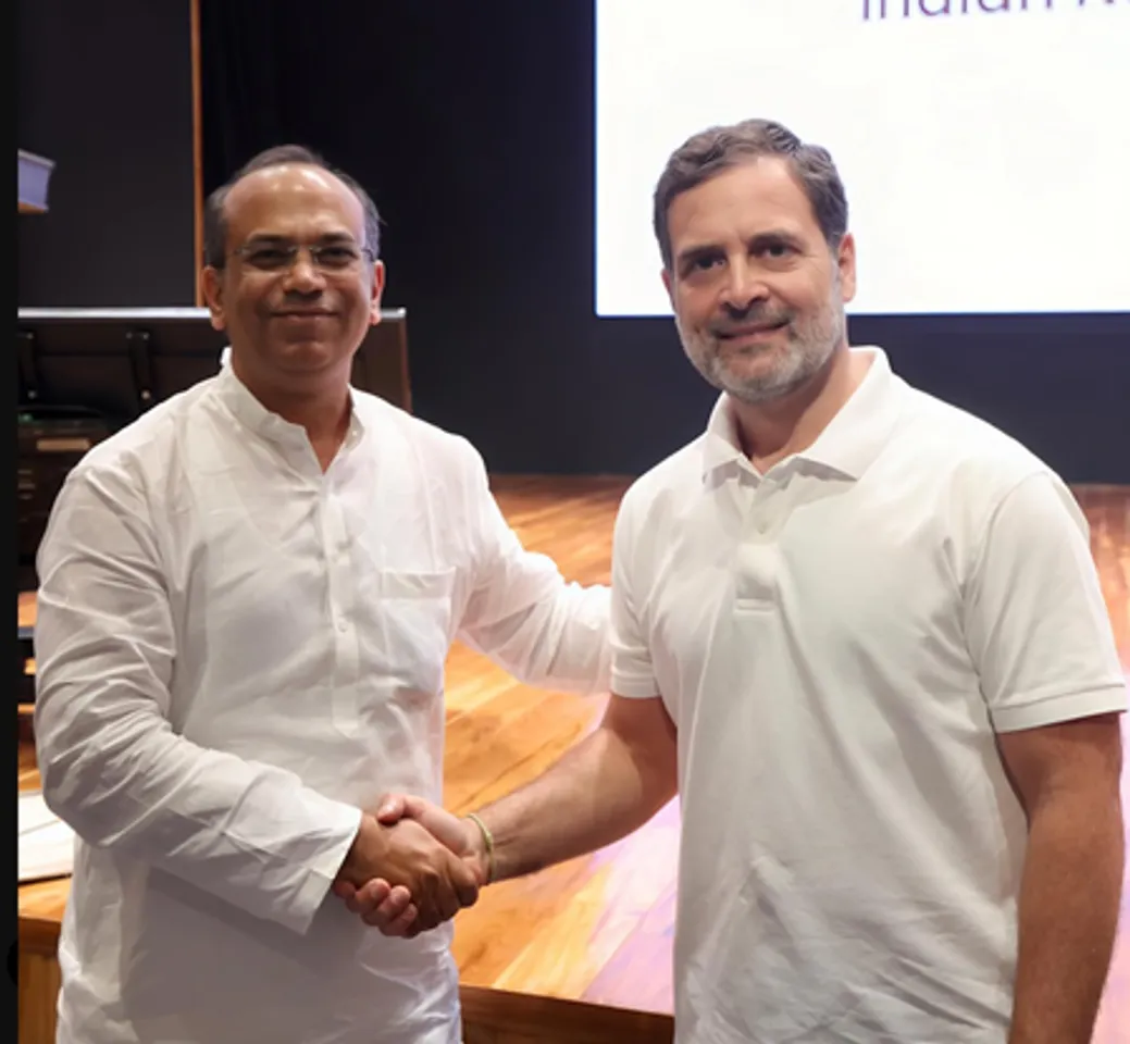 चुनाव आयोग अपनी जिम्मेदारियों से भाग रहा है : निजाम फौजदार
