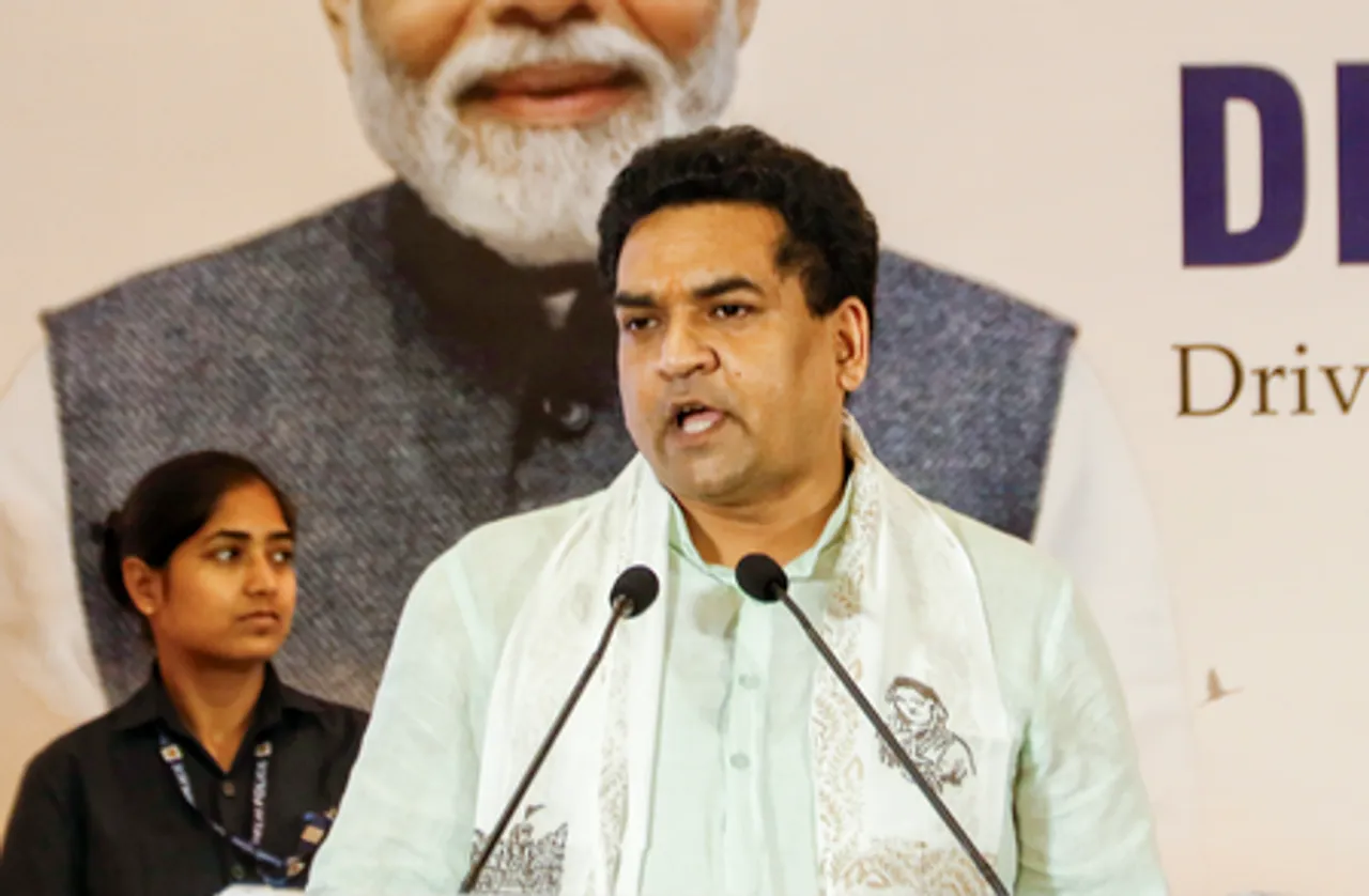 दिल्ली के पीतमपुरा रेस्टोरेंट में परिधान आधारित प्रतिबंध नहीं लगेगा: कपिल मिश्रा