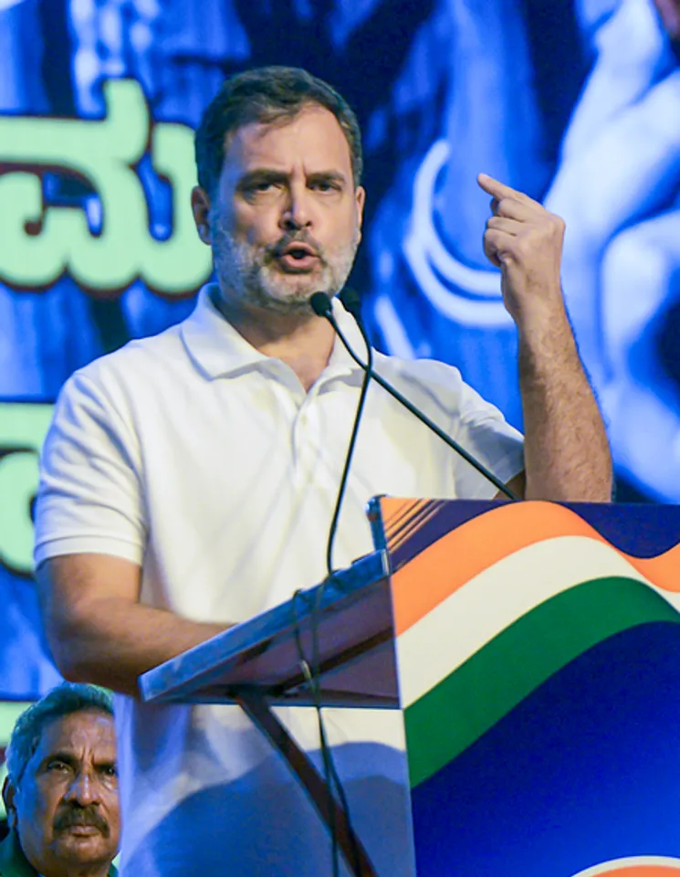 राहुल गांधी से दोबारा शपथ पत्र मांगने पर कांग्रेस भड़की, टीएमसी ने भी उठाए चुनाव आयोग पर उठाए