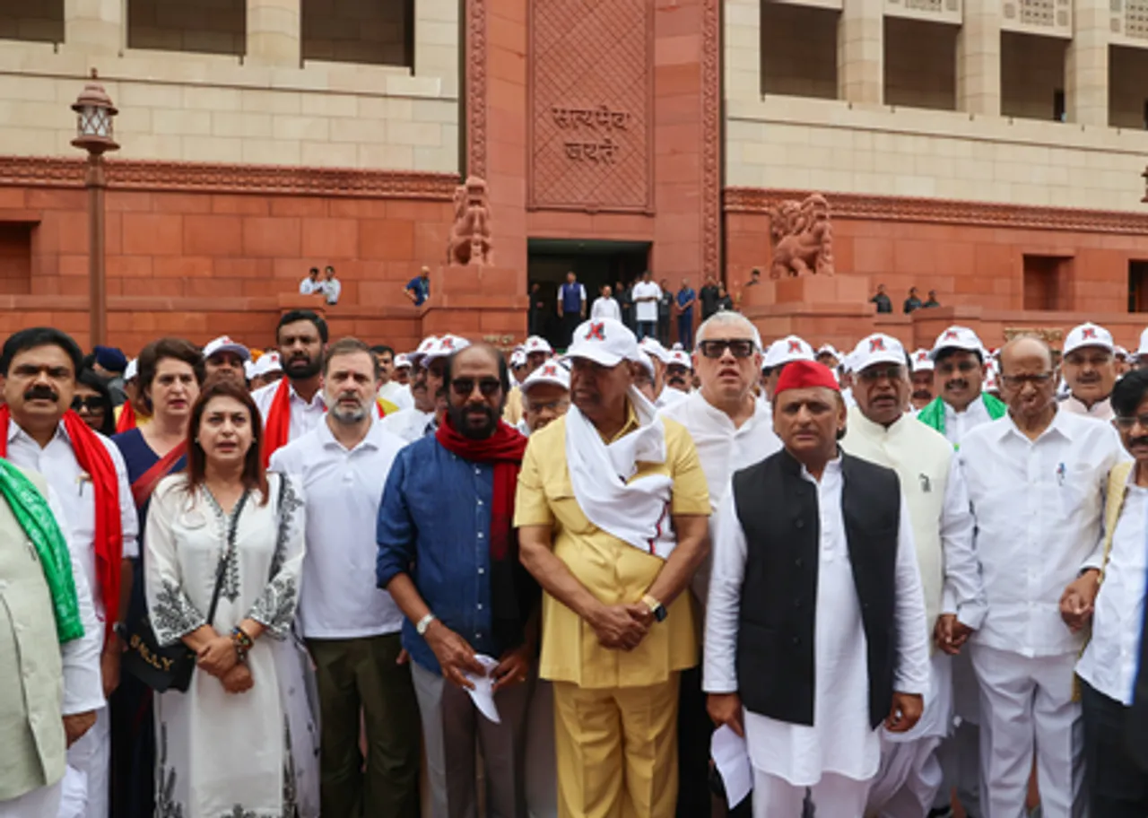 New Delhi: INDIA bloc leaders Take Out Protest March