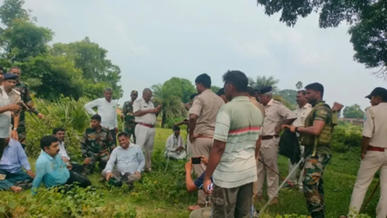 झारखंड के बड़कागांव में कोल ब्लॉक के लिए जनसुनवाई के दौरान बवाल, कई अफसर और ग्रामीण घायल