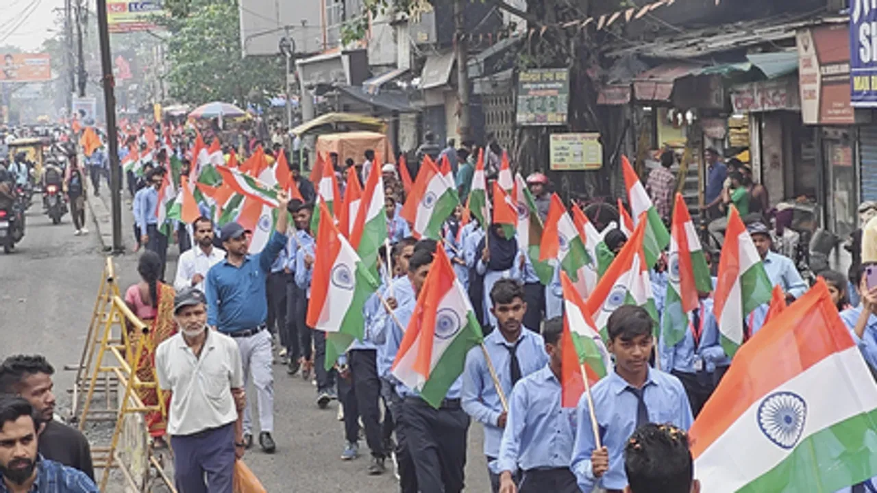 ‘हर घर तिरंगा’ अभियान के तहत रांची समेत कई शहरों में तिरंगा यात्रा, सांसद-विधायक भी हुए शामिल
