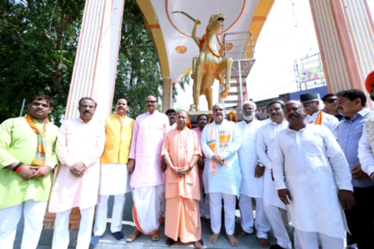 सीएम योगी ने दी पूर्व पीएम अटल बिहारी को श्रद्धांजलि, वीरांगना अवंतीबाई लोधी को किया नमन