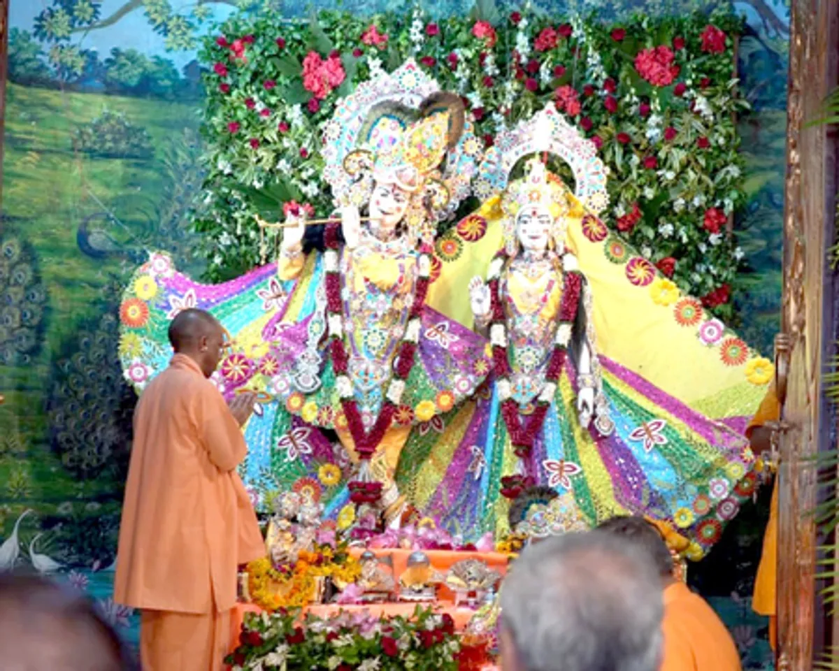 मुख्यमंत्री योगी ने श्रीकृष्ण जन्मस्थान पर दी जन्माष्टमी की बधाई, सनातन धर्म के संरक्षण पर दिया जोर