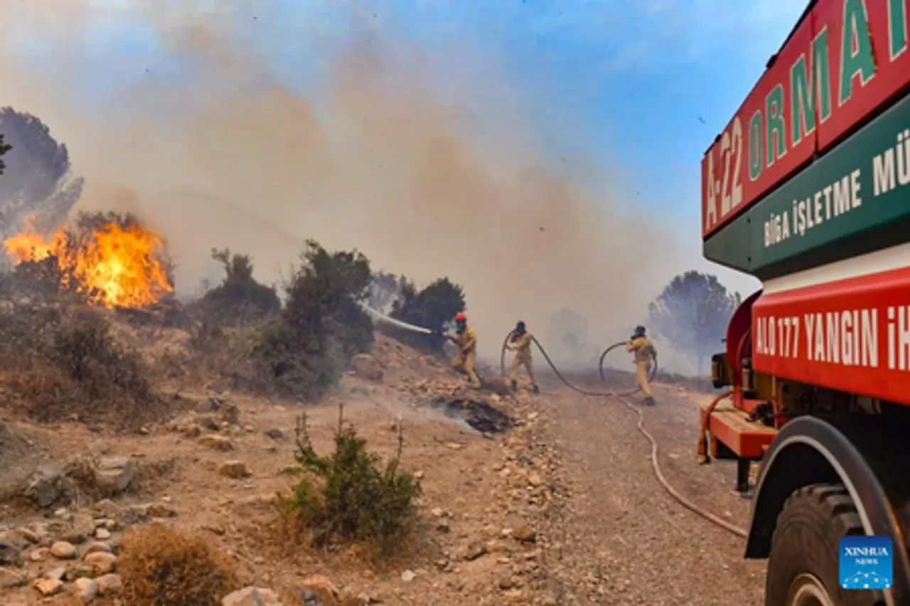 Forest fire in Turkey prompts evacuation of several villages