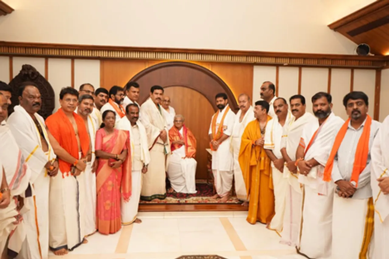 Mass grave case: BJP delegation visits Dharmasthala, demands CM’s apology