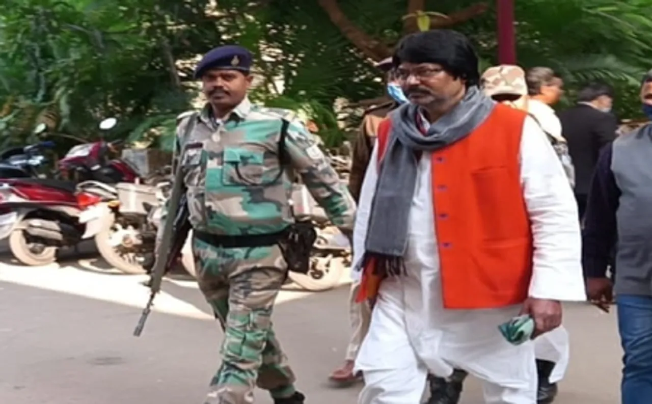 झारखंड : माइंस बंद कराने और ट्रांसपोर्टर्स से मारपीट में पूर्व मंत्री योगेंद्र साव के पांच बाउंसर गिरफ्तार