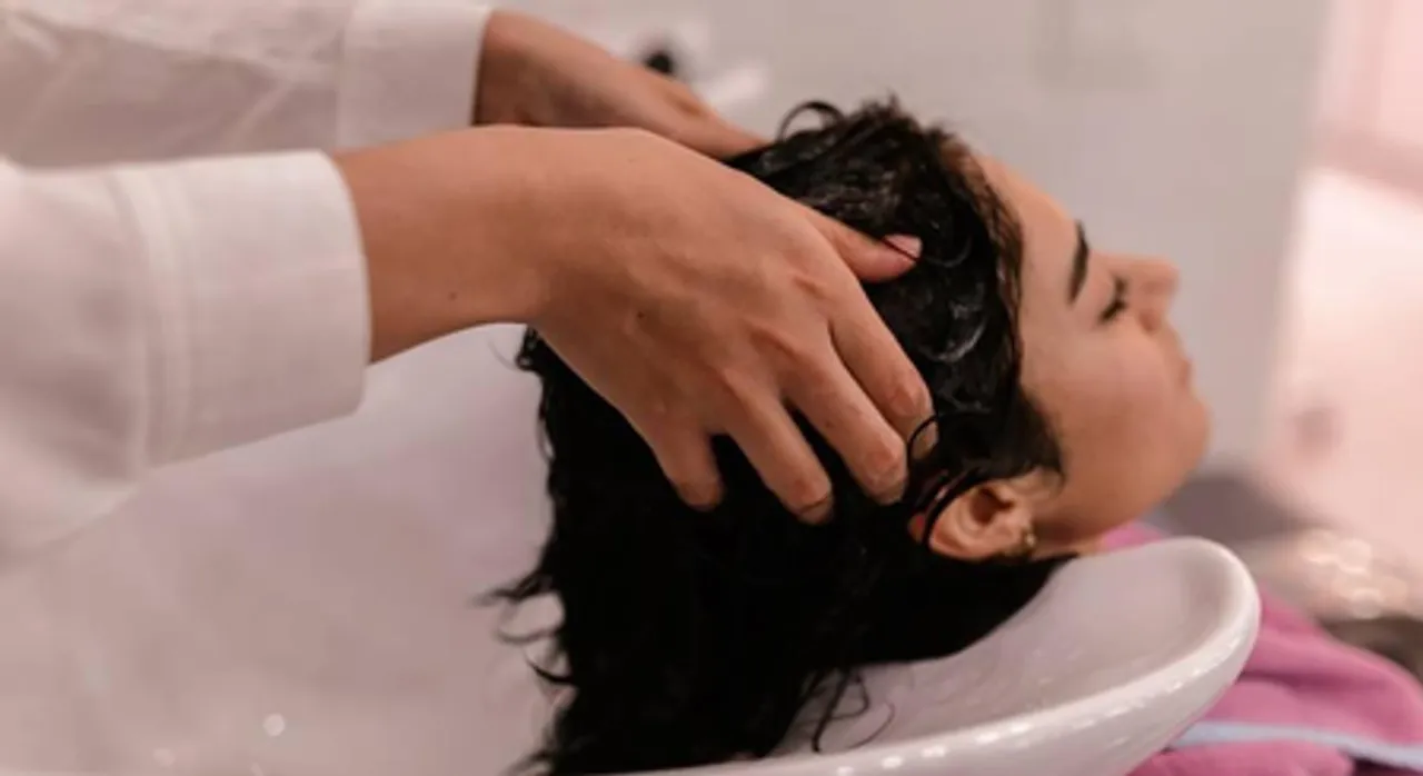 बाल झड़ना और रूखापन दूर करे अंडा, हफ्ते में एक बार जरूर ऐसे करें इस्तेमाल