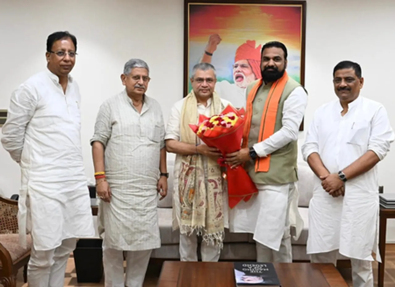 दीपावली और छठ पर यात्रियों को बड़ी सौगात, चलेगी 12 हजार से ज्यादा स्पेशल ट्रेनें : अश्विनी वैष्णव